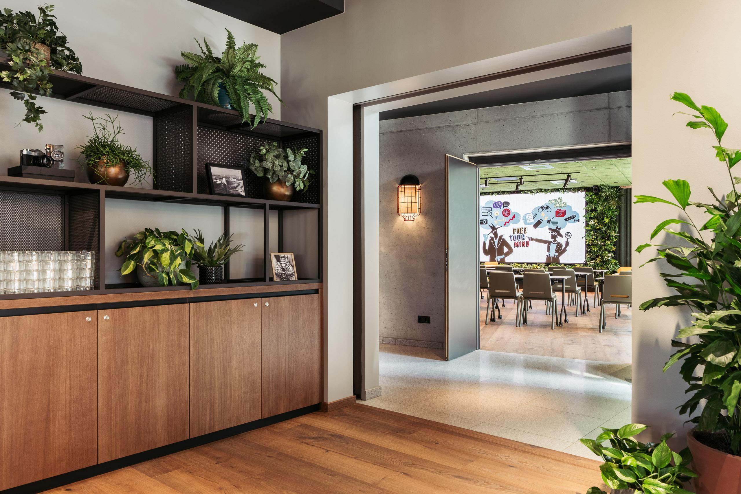 Hotel Schani Uno City Wina Bagian luar foto